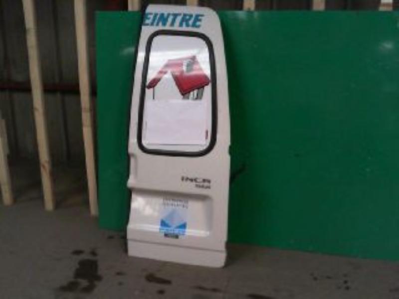 Porte de coffre droit