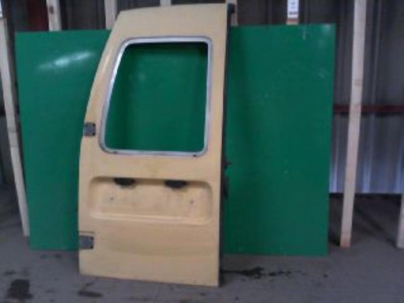 Porte de coffre gauche