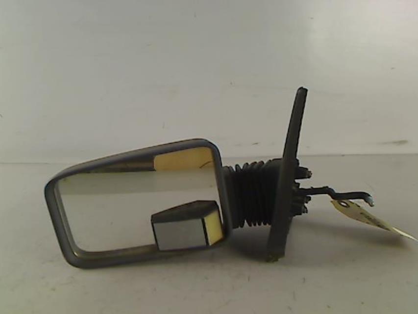 Retrovisor izquierdo