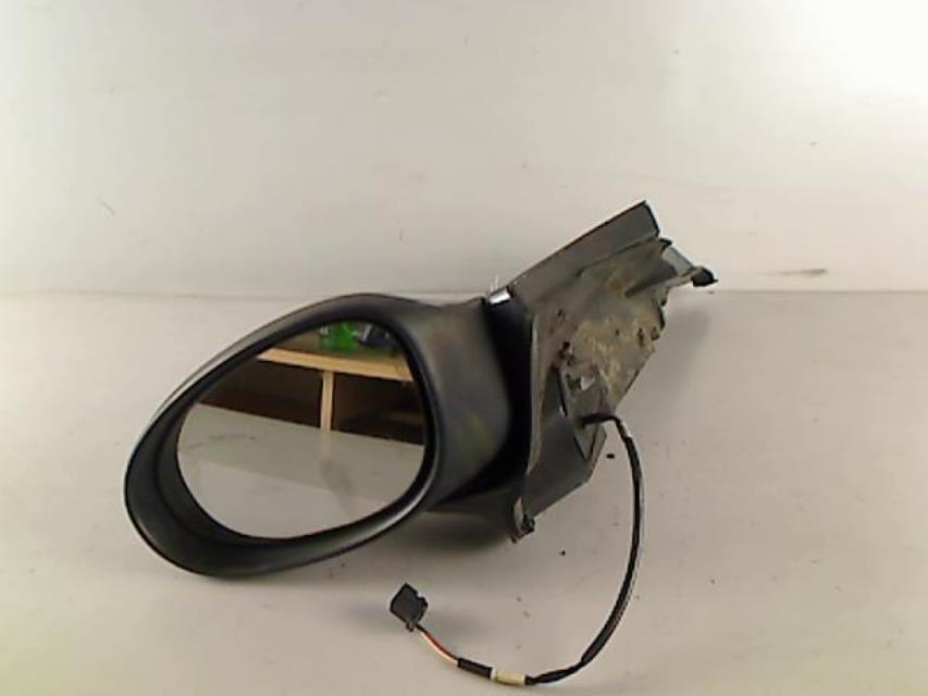 Retrovisor izquierdo