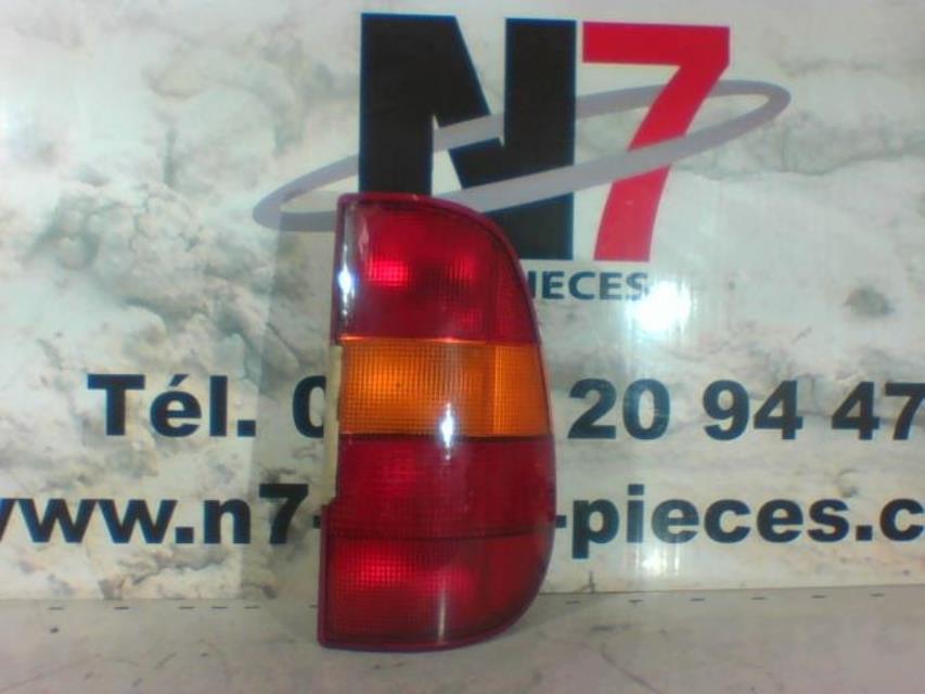 Luz trasera principal derecha (luces)