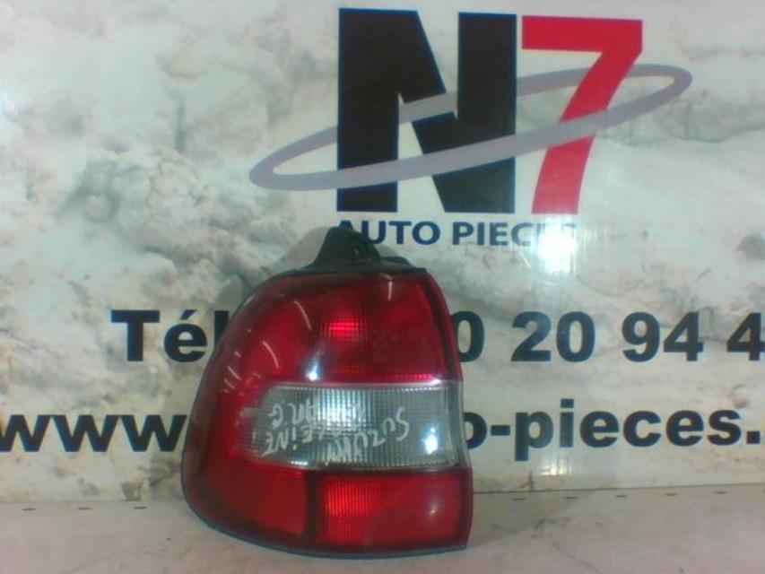 Fanale posteriore principale sinistro (luci)