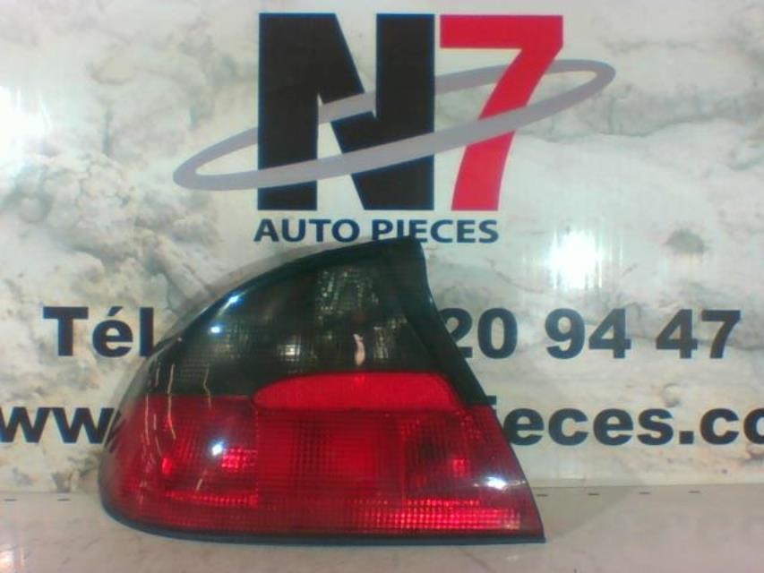 Luz trasera principal izquierda (luces)