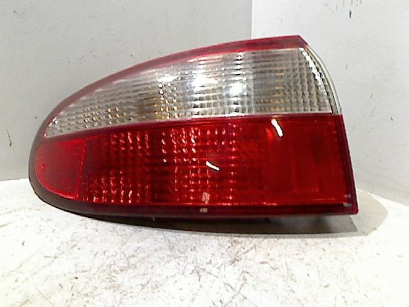 Fanale posteriore principale sinistro (luci)