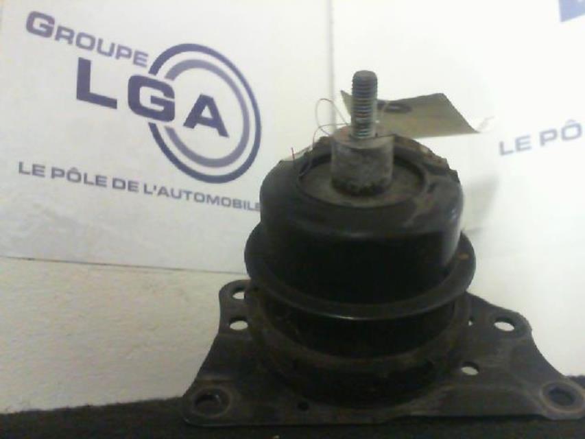 Support moteur droit