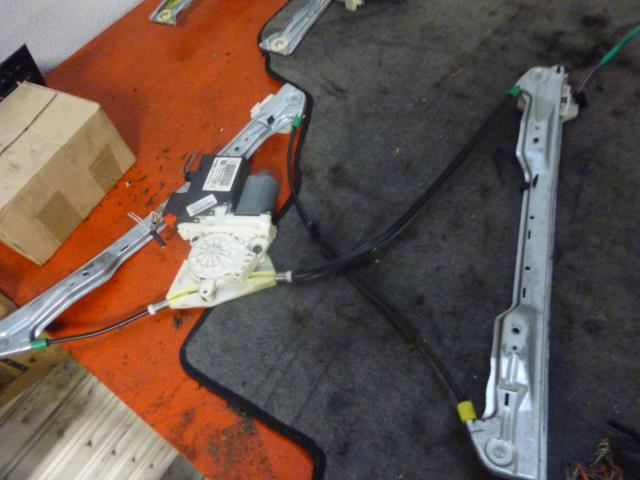 Leve vitre electrique avant droit