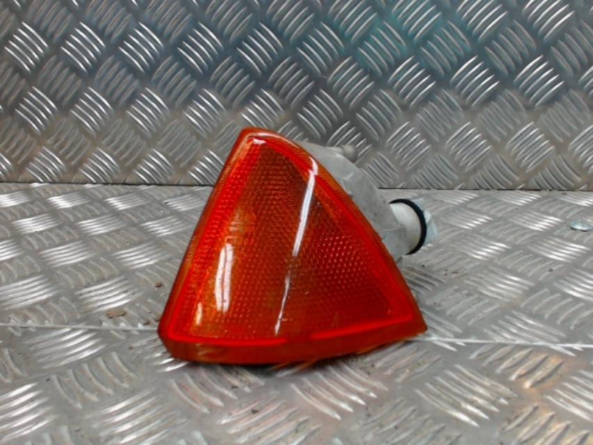 Gruppo ottico anteriore secondario sinistro (luci)(freccia)