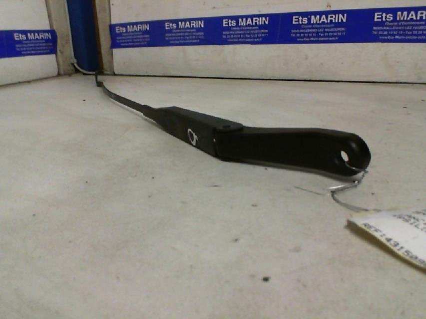 Bras essuie glace avant droit