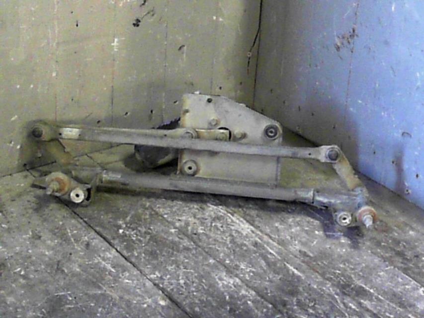 Moteur essuie glace avant