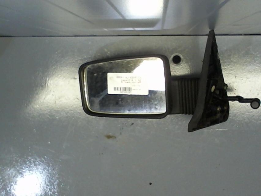 Retrovisor izquierdo