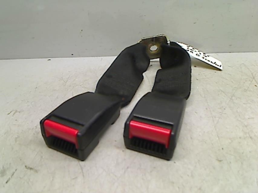Attache ceinture arriere centrale