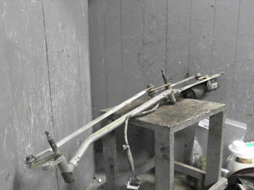 Moteur essuie glace avant