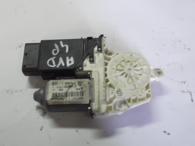 Moteur leve vitre avant droit