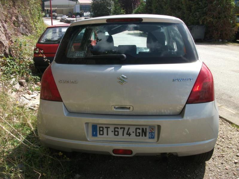 Verin de coffre gauche