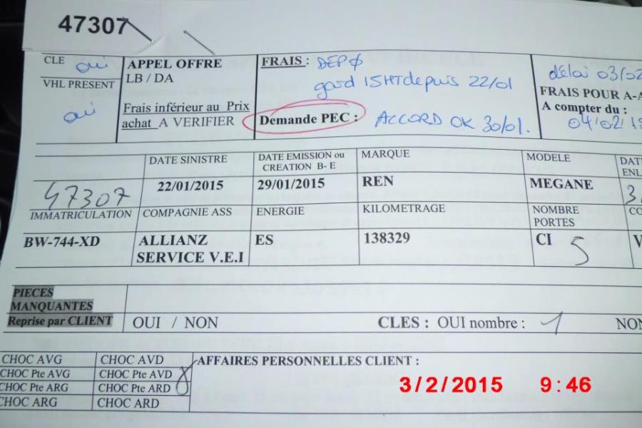 Verin de coffre gauche