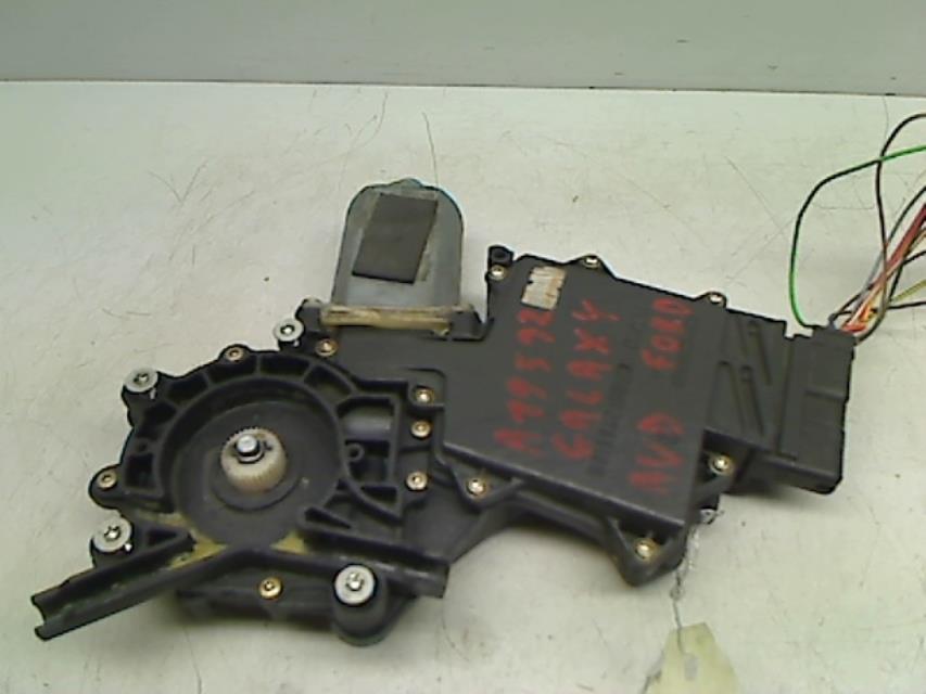 Moteur leve vitre avant droit