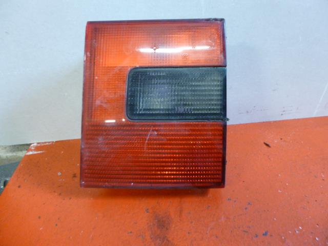 Luz trasera secundaria derecha (luces)