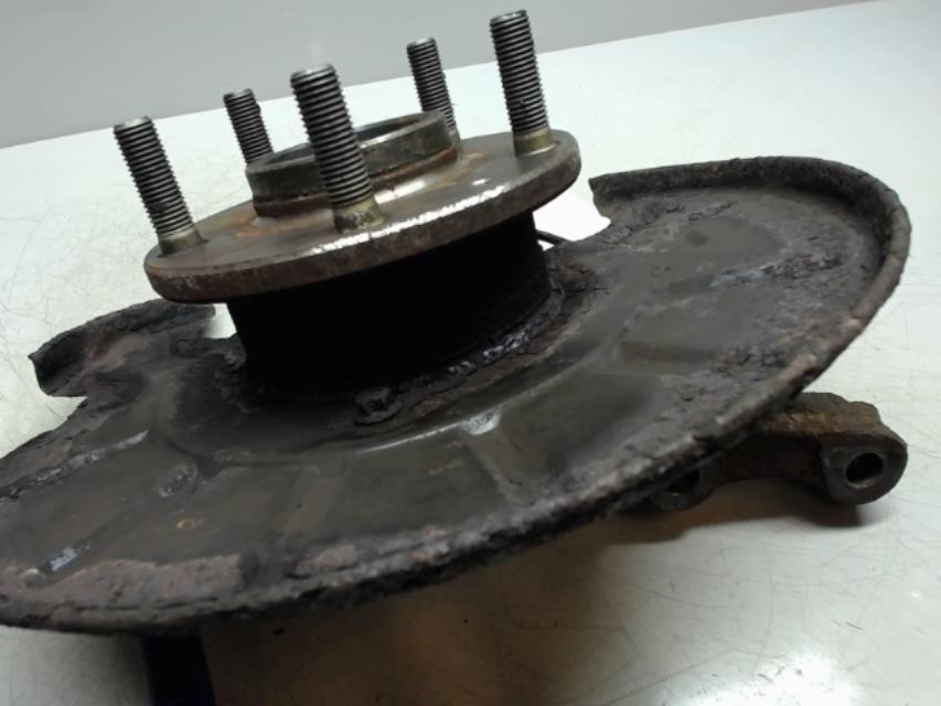 Fusee avant gauche