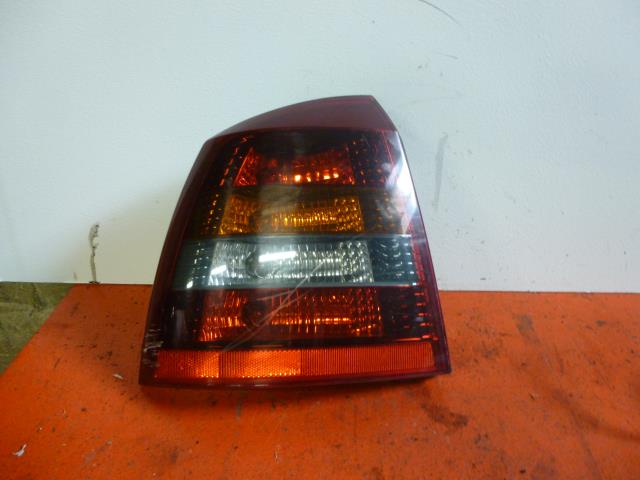 Fanale posteriore principale sinistro (luci)
