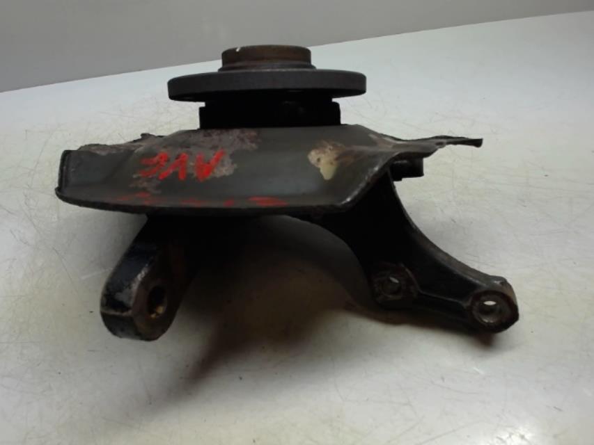 Fusee avant gauche