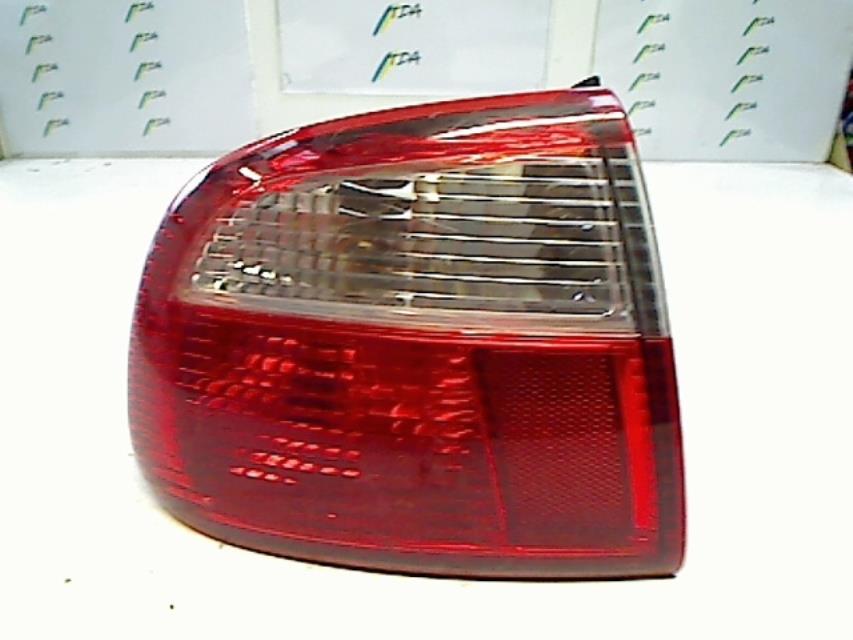 Fanale posteriore principale sinistro (luci)