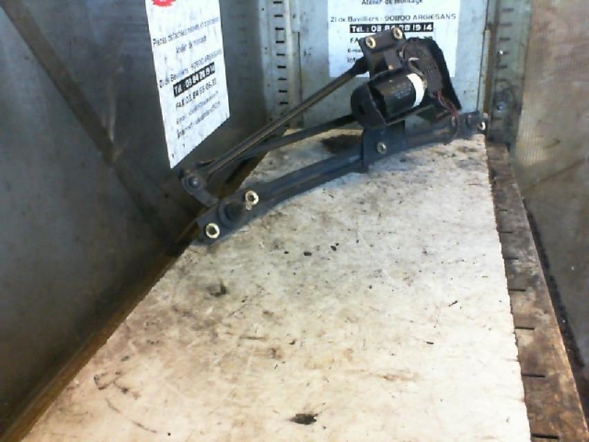 Motor de limpiaparabrisas delantero