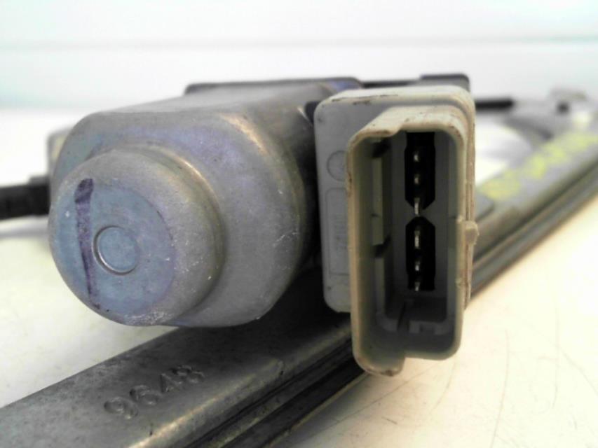 Leve vitre electrique avant droit