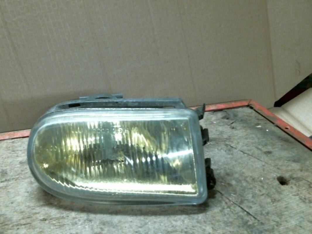 Fendinebbia sinistro (luce)