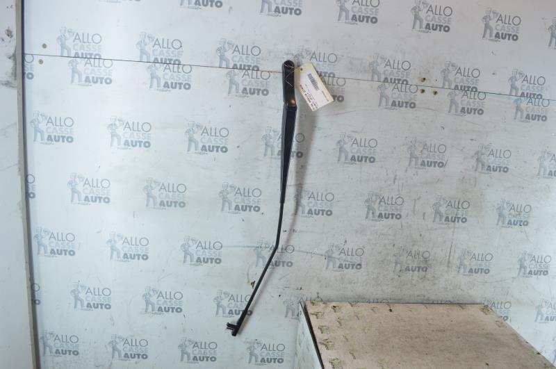 Braccio tergicristallo anteriore destro