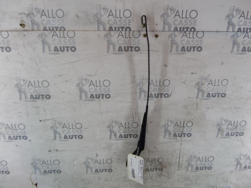 Braccio tergicristallo anteriore destro
