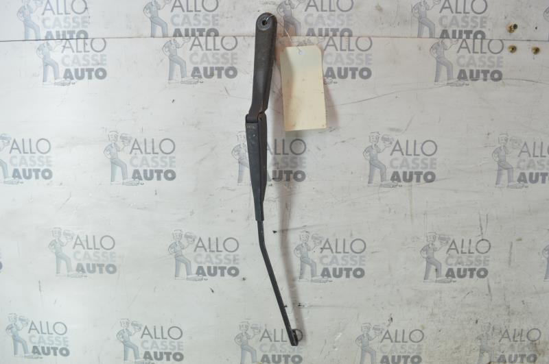 Braccio tergicristallo anteriore sinistro