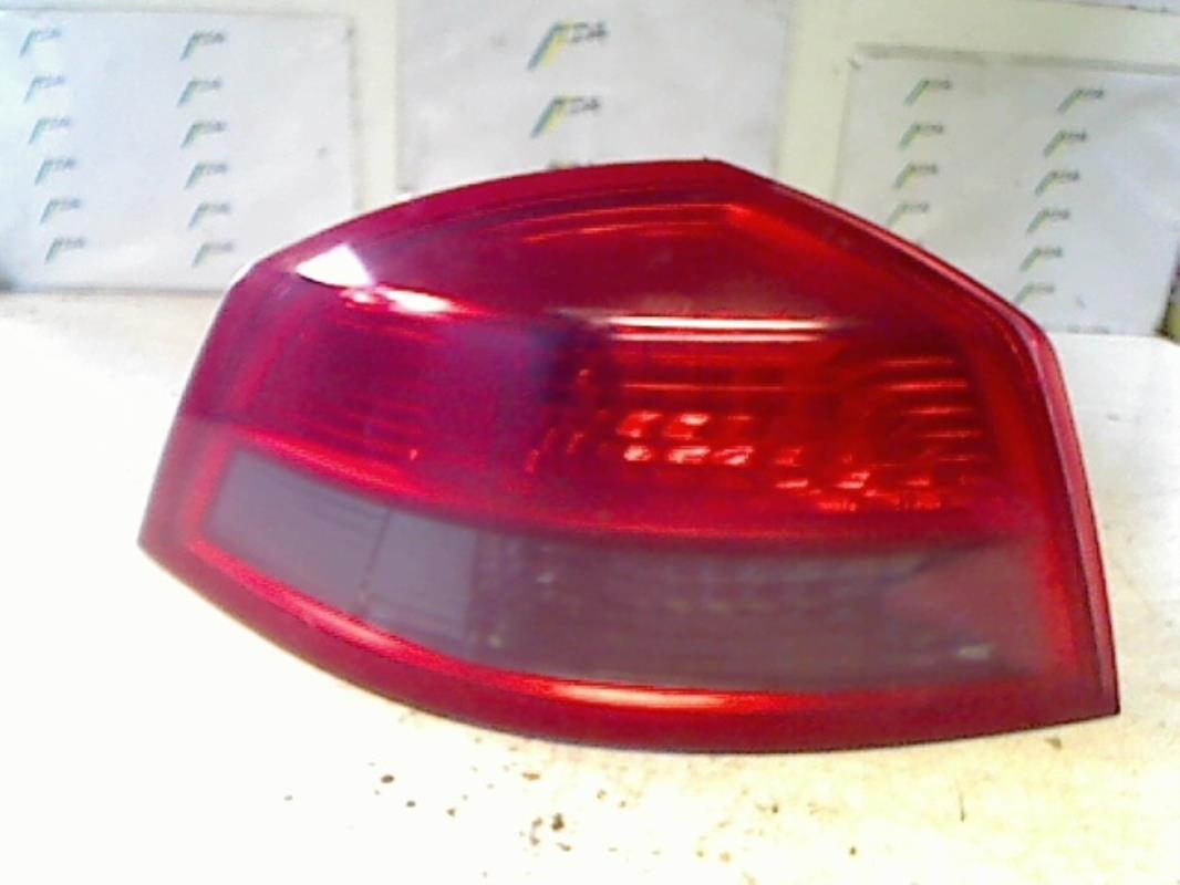 Fanale posteriore principale sinistro (luci)