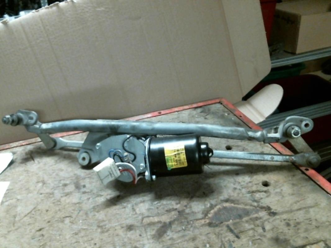Moteur essuie glace avant
