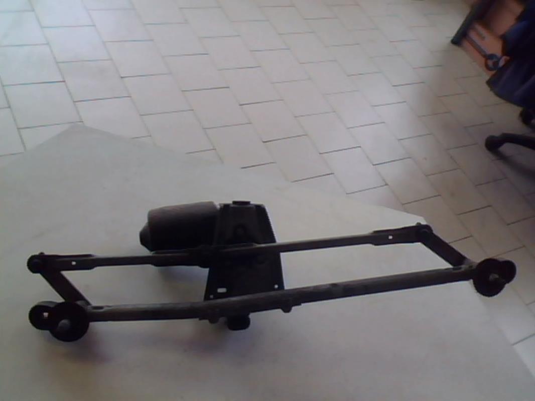 Motore tergicristallo anteriore
