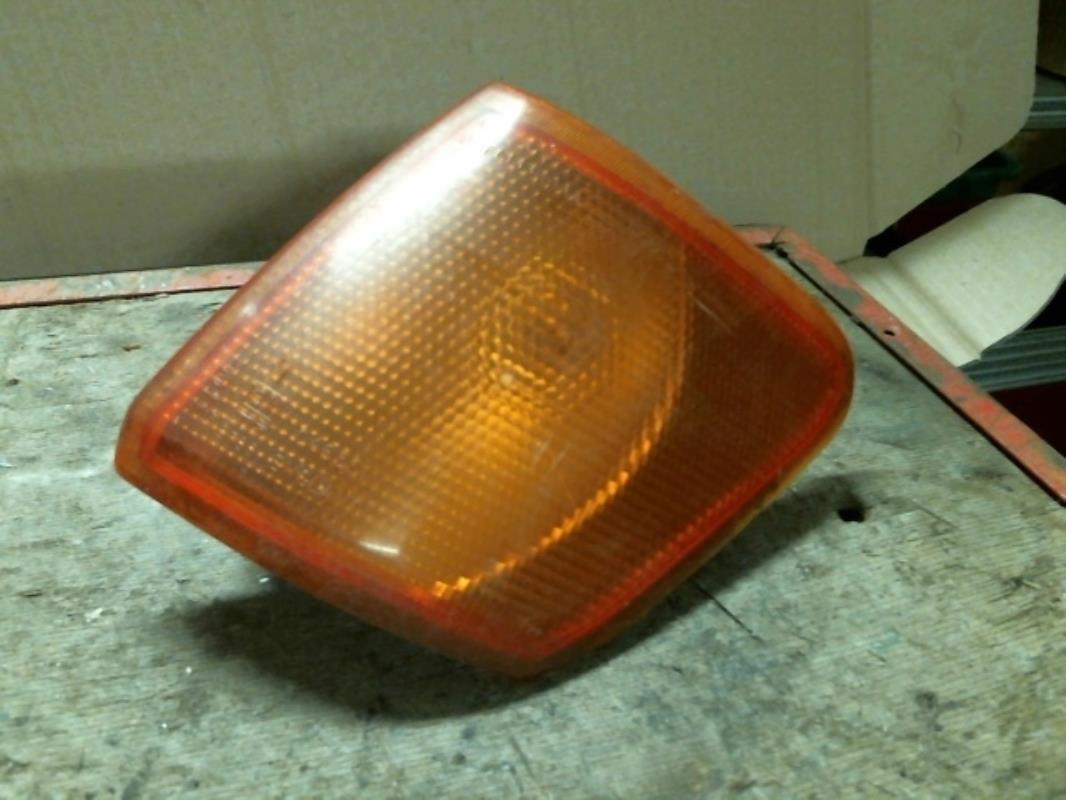 Optique avant secondaire gauche (feux)(clignotant)