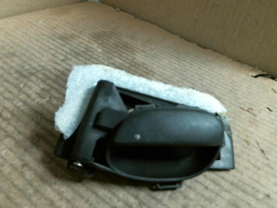 Poignee interieur avant droit