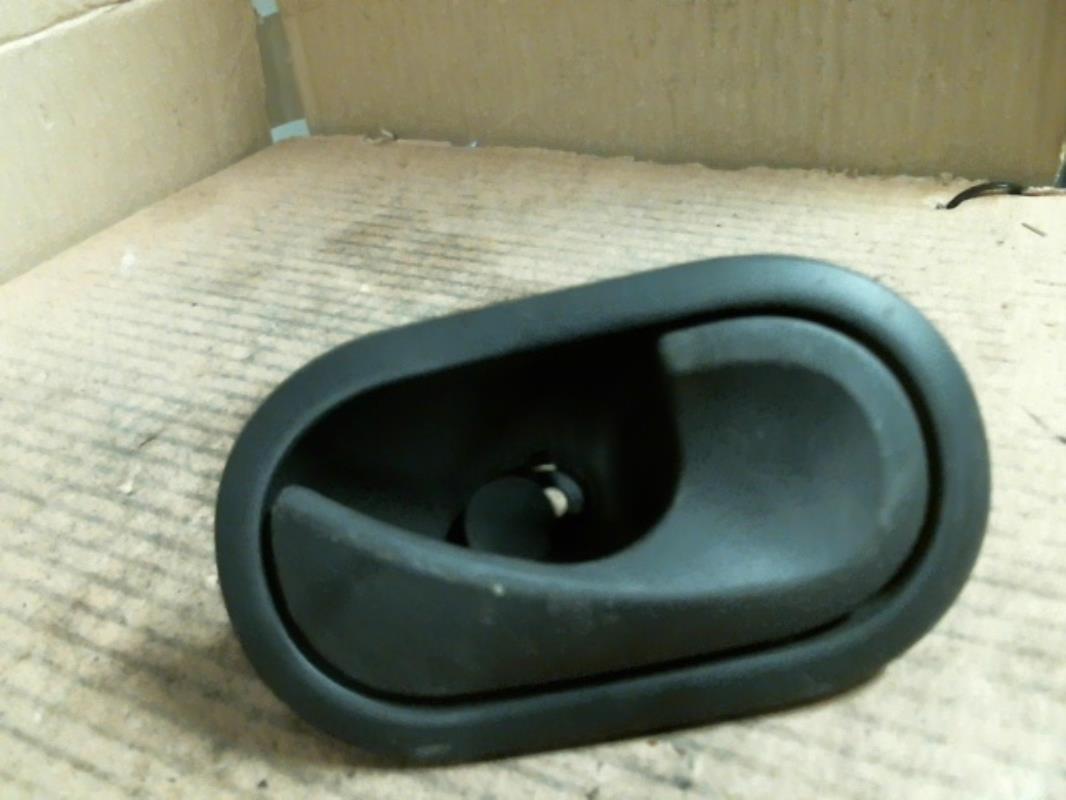Poignee interieur avant droit