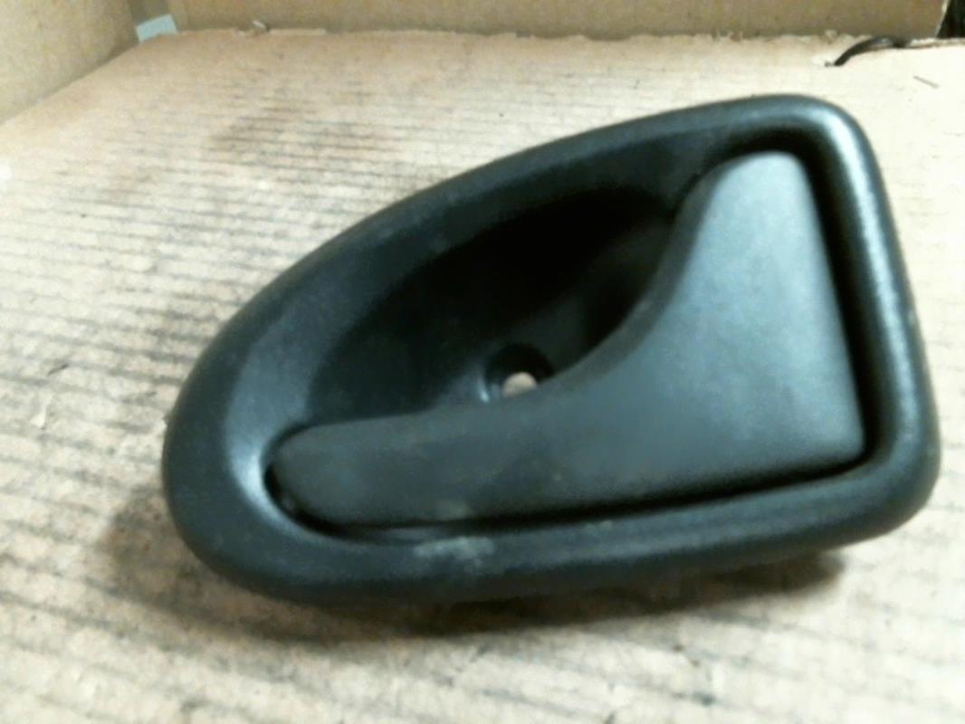 Poignee interieur avant droit