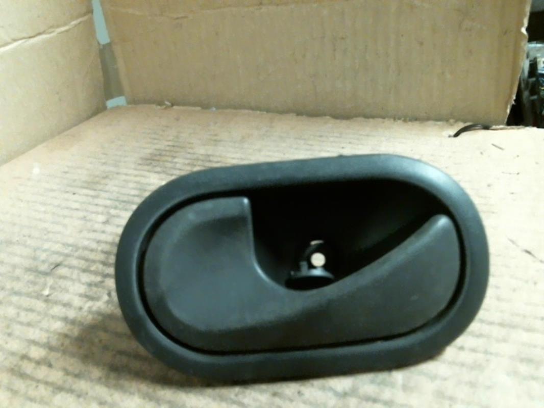 Poignee interieur avant gauche