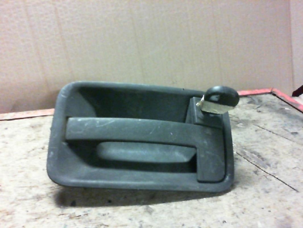 Poignee porte avant droit