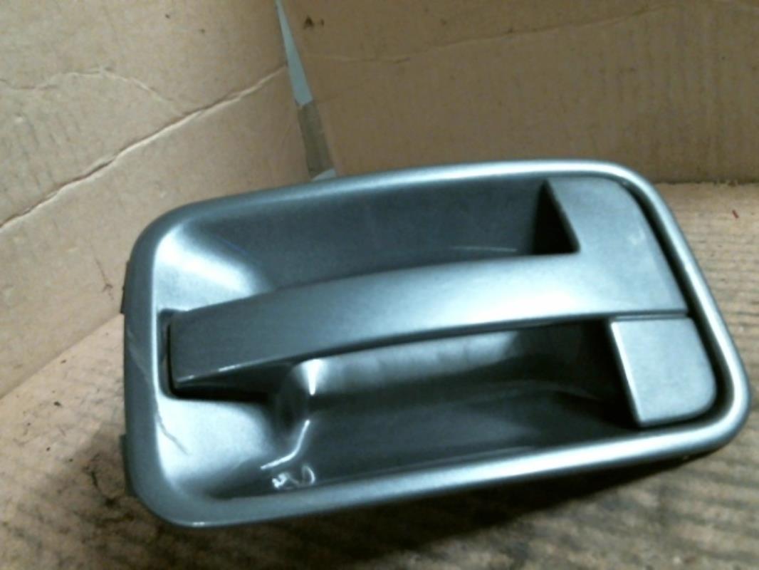 Poignee porte avant droit