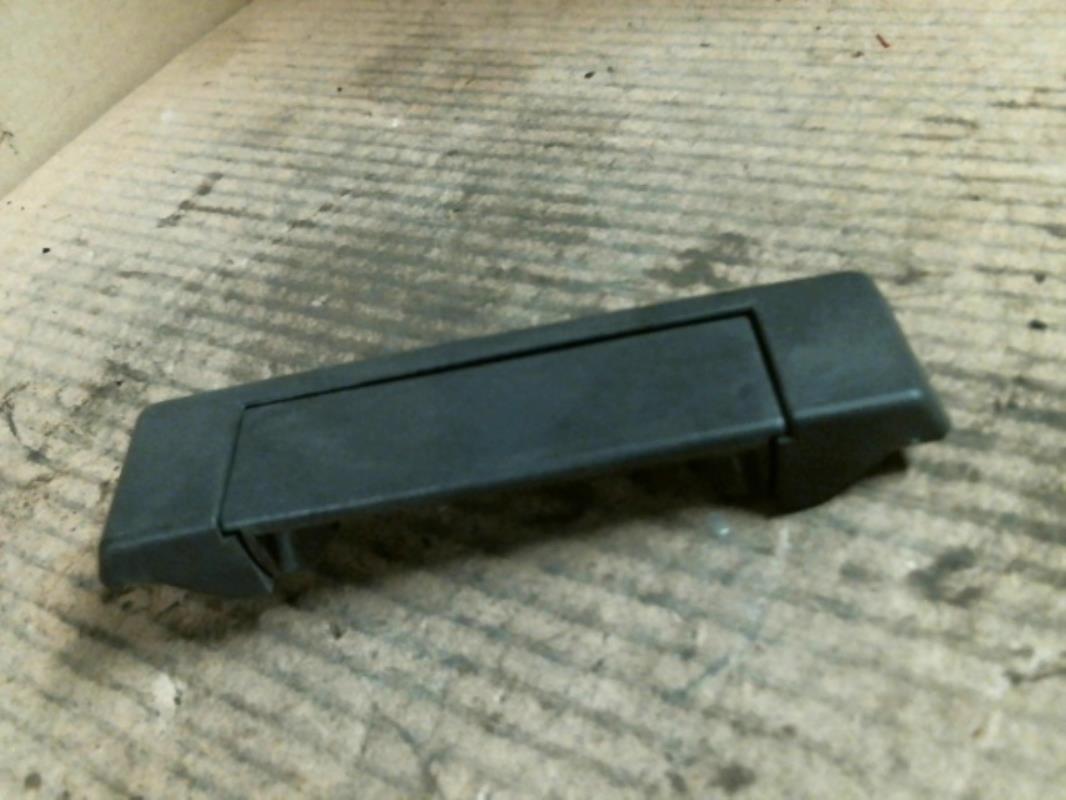 Poignee porte avant droit