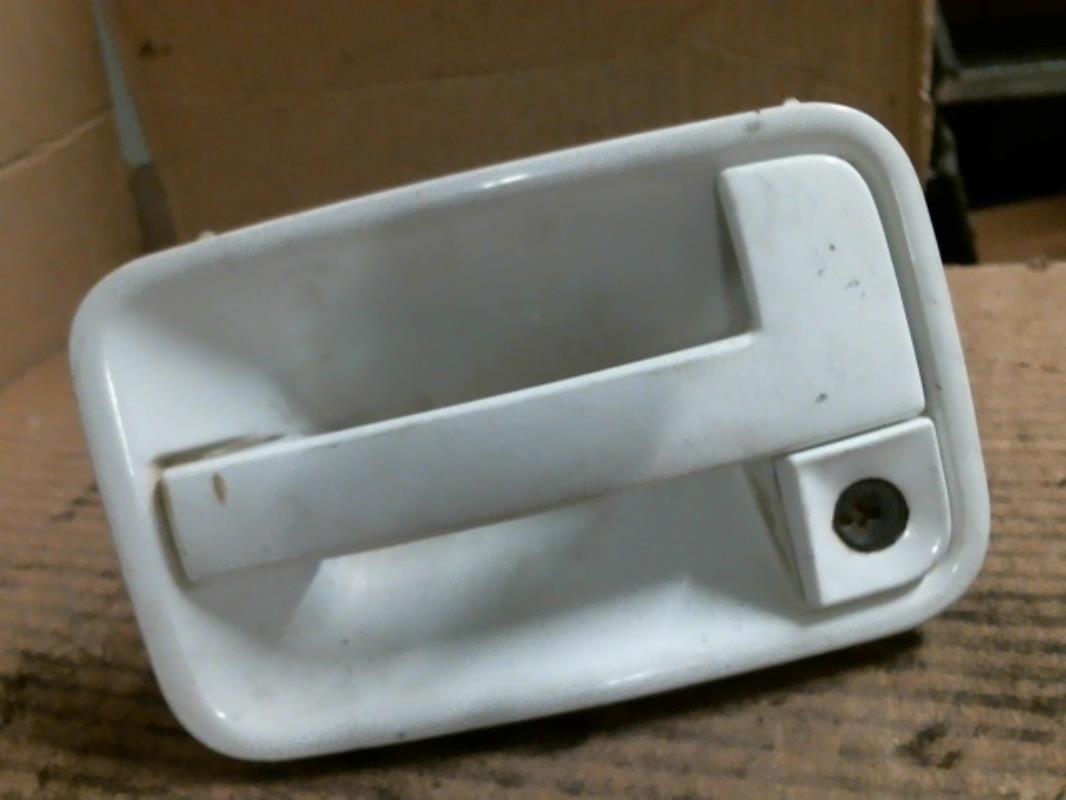 Poignee porte avant gauche