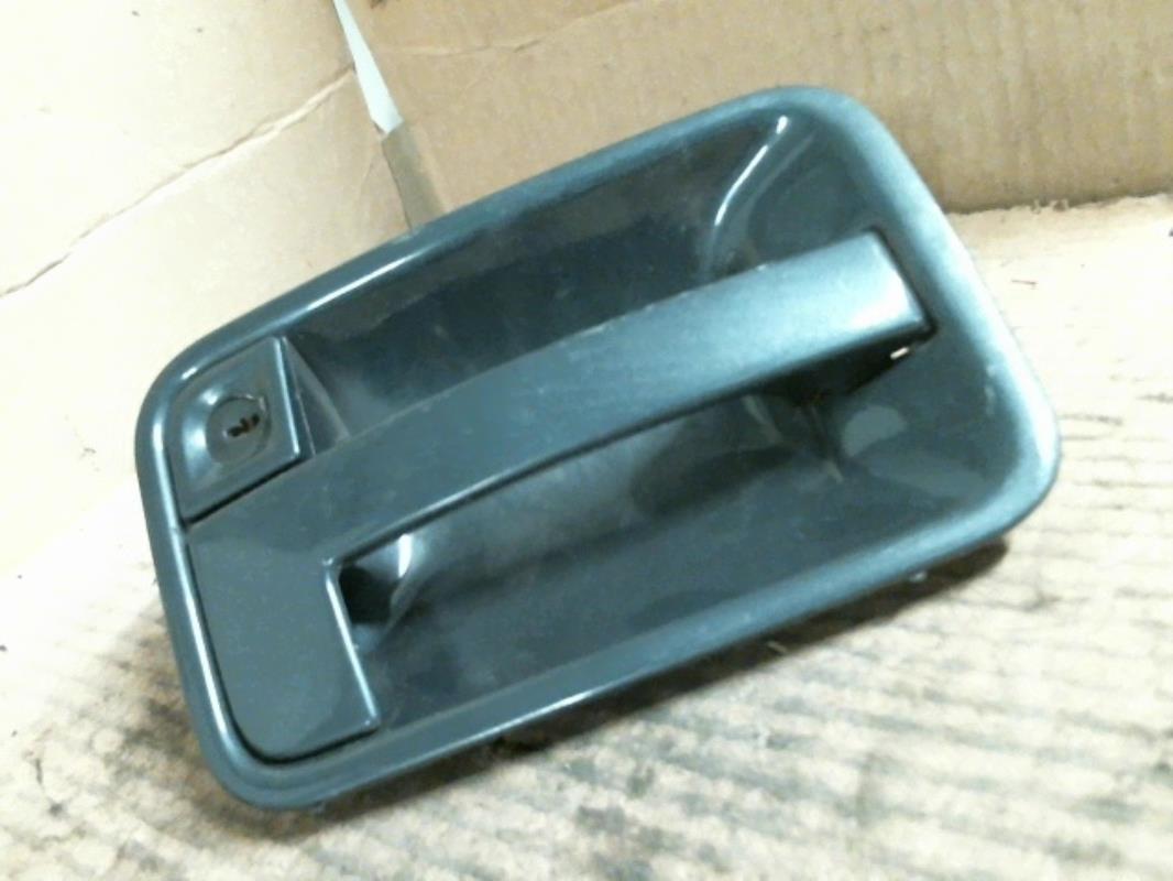 Poignee porte avant gauche