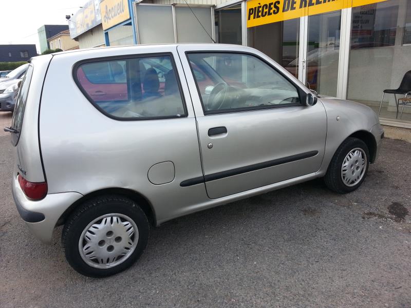 Specchietto retrovisore sinistro