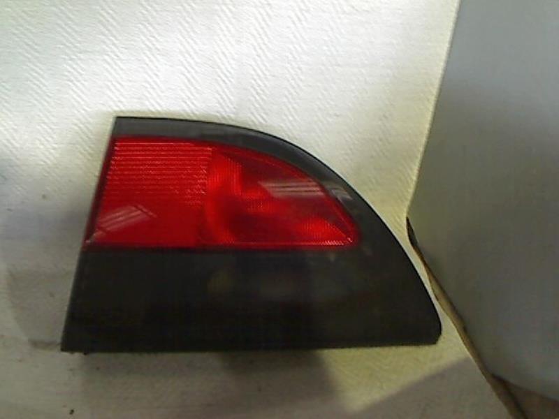 Feu arriere secondaire gauche (feux) RENAULT MEGANE 1 PHASE 1 Essence - 1