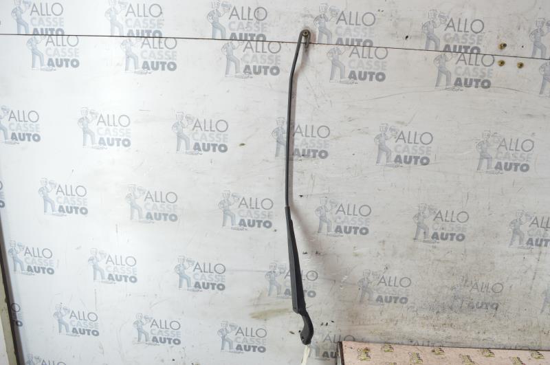 Braccio tergicristallo anteriore destro
