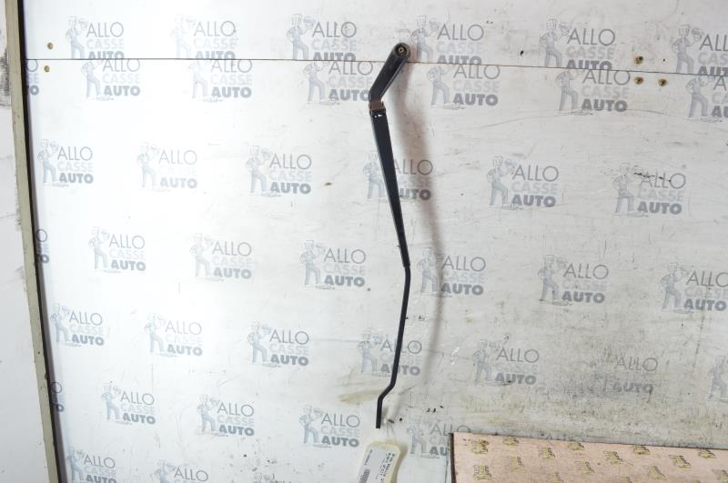 Limpiaparabrisas delantero derecho