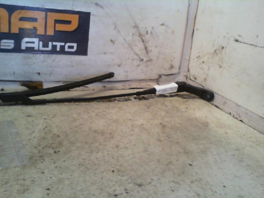 Limpiaparabrisas delantero izquierdo