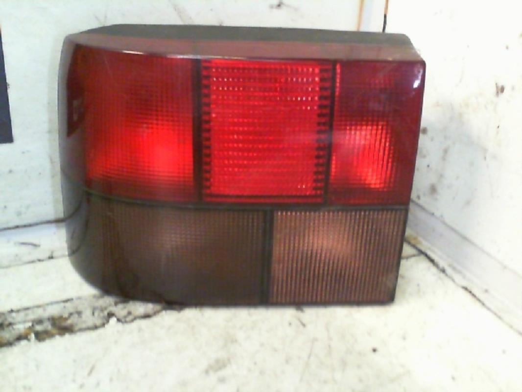 Fanale posteriore principale sinistro (luci)